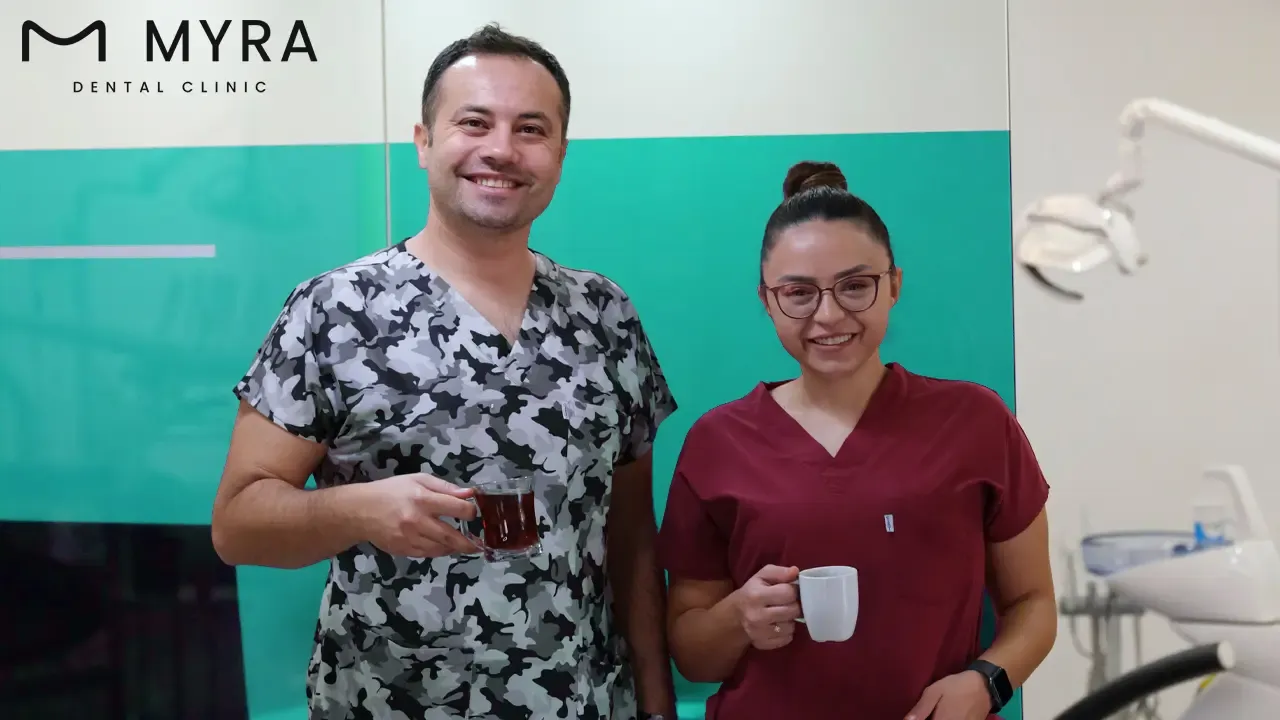 How does the advanced technology in the UK contribute to the pros of dental implant procedures_.webp